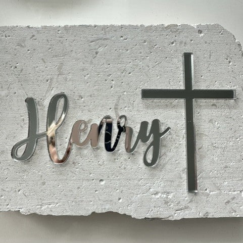 Henry_and_cross_in_Silver