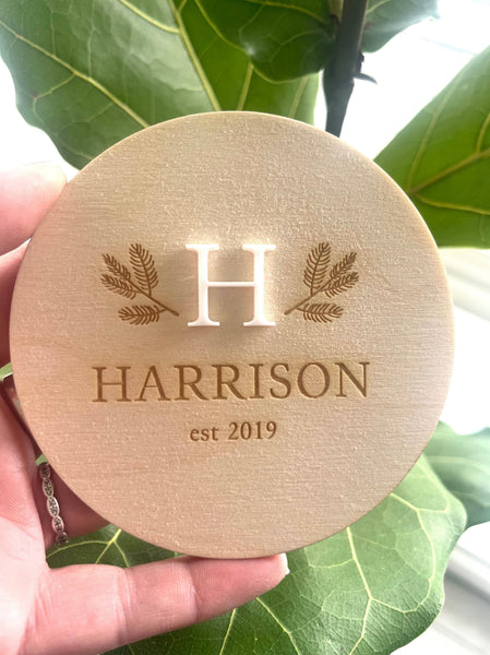 Personalised Baby Name Plaque with Year – Wooden Photo Prop & Nursery Decor