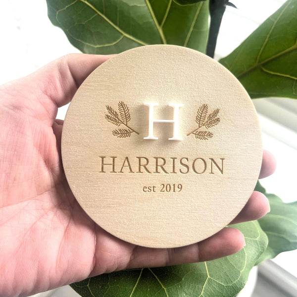 Personalised Baby Name Plaque with Year – Wooden Photo Prop & Nursery Decor