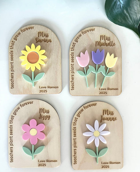 ersonalised_Teacher_Educator_Wooden_Gift_Plaque_with_Flowers_Magnet