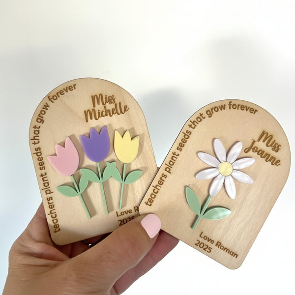 ersonalised_Teacher_Educator_Wooden_Gift_Plaque_with_Flowers_Magnet