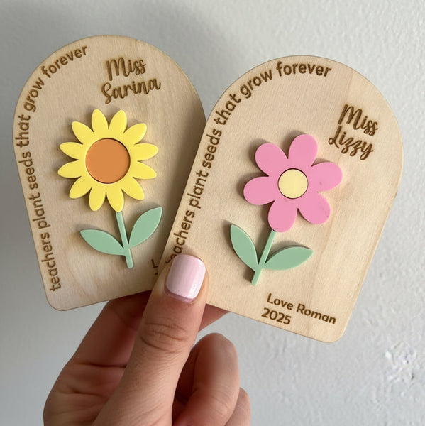 ersonalised_Teacher_Educator_Wooden_Gift_Plaque_with_Flowers_Magnet