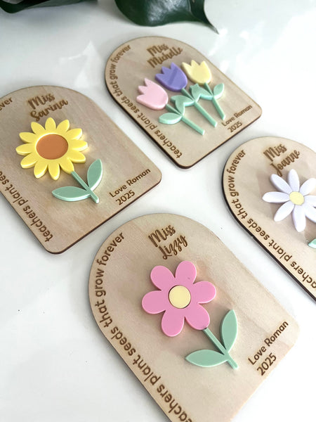 ersonalised_Teacher_Educator_Wooden_Gift_Plaque_with_Flowers_Magnet